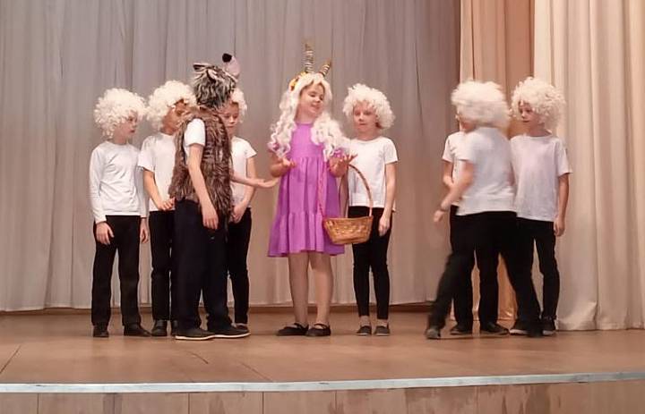 Театральный кружок "Радуга" принимает участие в Большом всероссийском фестивале детского и юношеского творчества!